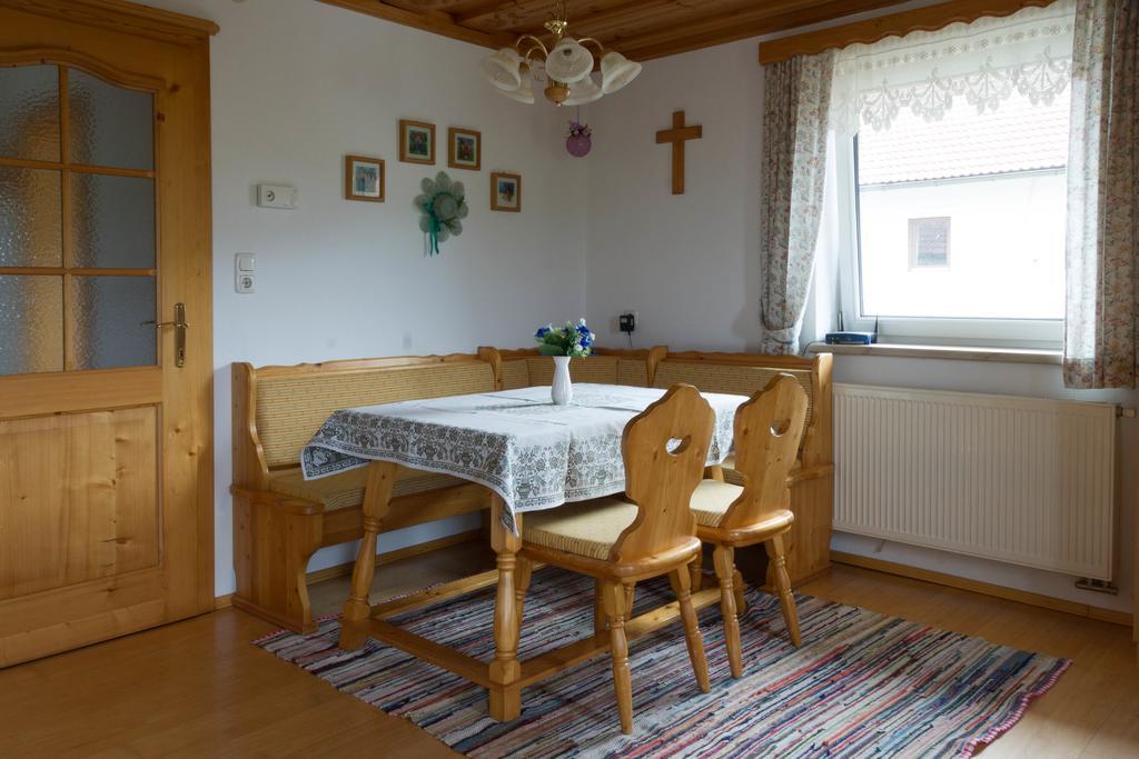Ganhoer- Fam. Kaar Wintersdorf Room photo